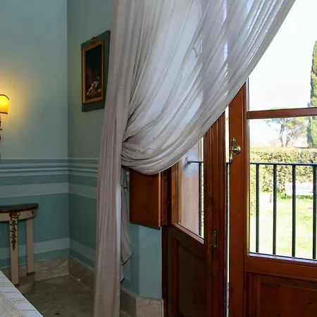 Il Piccolo Castello Отель Монтериджиони